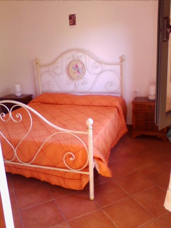 Farm Stay Gli Oleandri Loiri Porto San Paolo Room photo